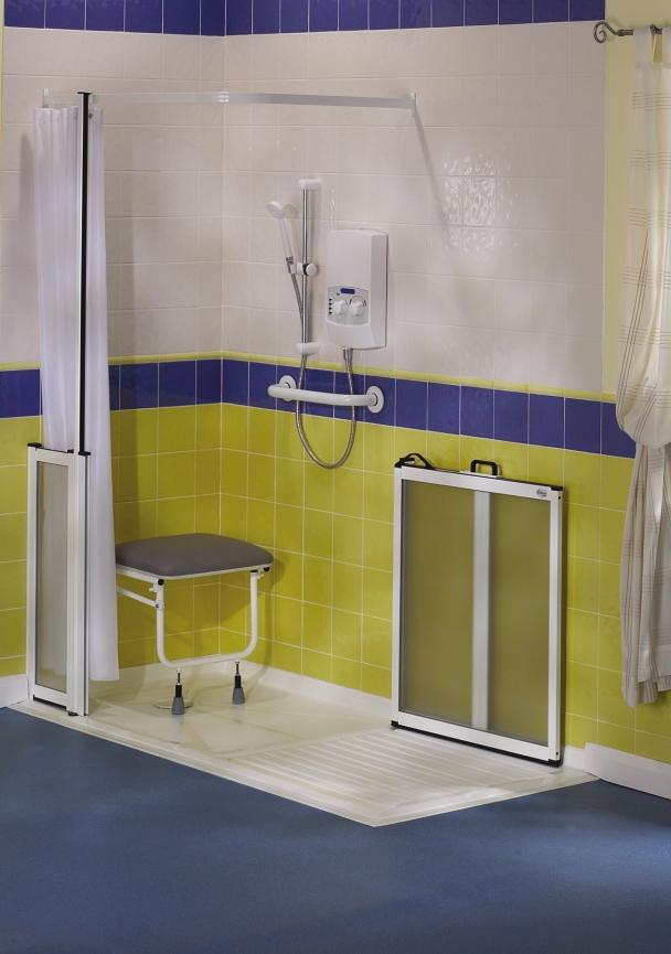 3 3 OPTIONS Fold-away shower seat Grab rails Choice of shower units from a range of leading manufacturers