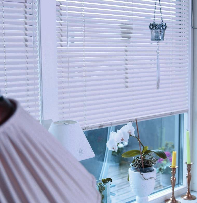 n 25mm blinds are available with either a c shape or enclosed bottom rail. n Blinds are available free hanging or tensioned. n Various tilt options are available, including wand, cord and uniwand.