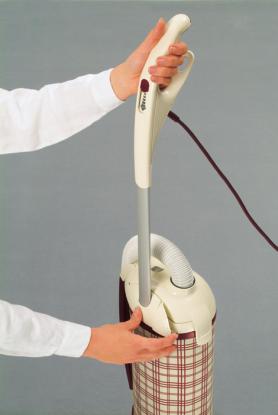 The turning swivel neck of the SEBO FELIX creates unsurpassed manoeuverability, allowing you to clean in