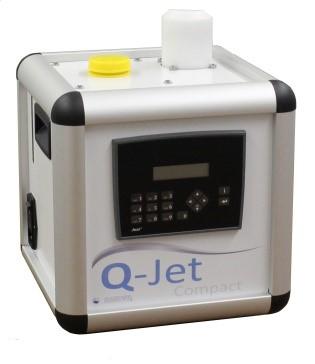 No puddle formation (precipitation of active ingredients) The Q-Jet device enables the disinfectant to be better distributed around the room, more finely and faster than before.