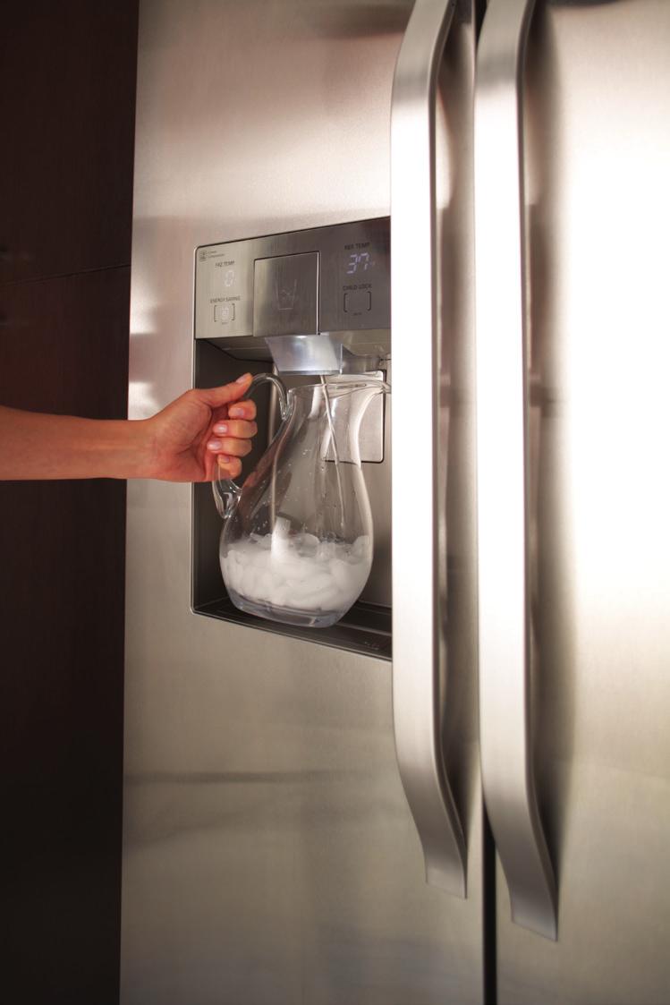 More Shelf Space Pitcher-Perfect Located on the freezer door, the ingenious SpacePlus At 9.