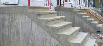Building Envelope, Balconies and Porches Pargeting on Stoops In many cases, the cement parget applied to the rim board on a concrete stoop or balcony will be extended to the supporting walls (step