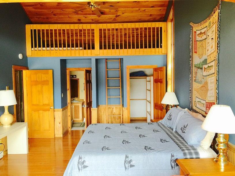 Bedroom - "Osowa" 1 king-size bed carpeted loft - sleeps 2 to 3 (no bedding in loft) bathroom w/ tub &