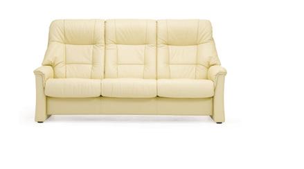 High back sofa (FSH) is provided with 1-, 2- or 3 seats, each reclining independently.