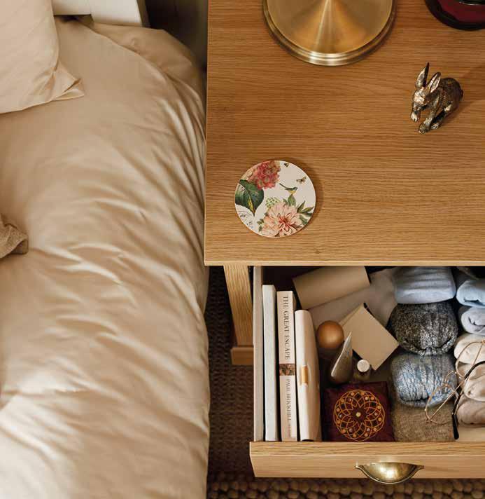 CHESTS OF DRAWERS Our elegant range of Oak classic chests complement any bedroom style without