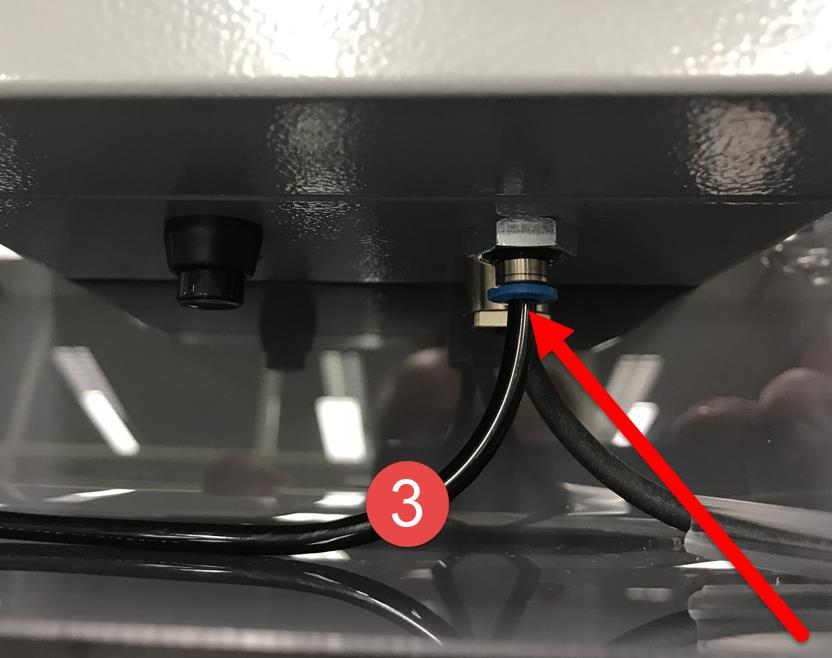 1) Connect the black cable to the cleaning unit 2)