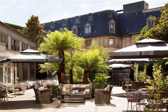 Renaissance Paris Le Parc Trocadero 5* About the Hotel The Renaissance Paris Le Parc Trocadero Hotel is located just a 25 minute drive from Paris Gare du Nord and only few minutes walk from the