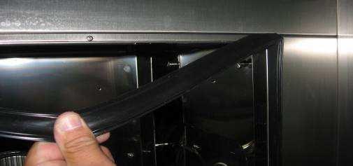 OVEN CAVITY Seal Pinch the seal along one edge