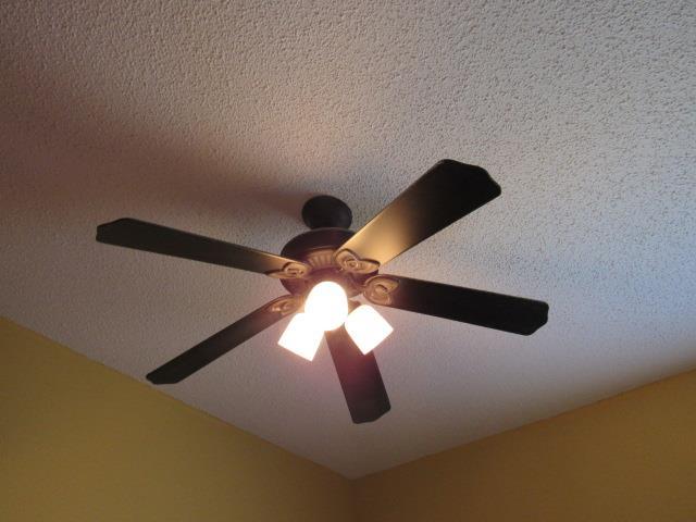 7.3 (4) Ceiling fan in guest bedroom
