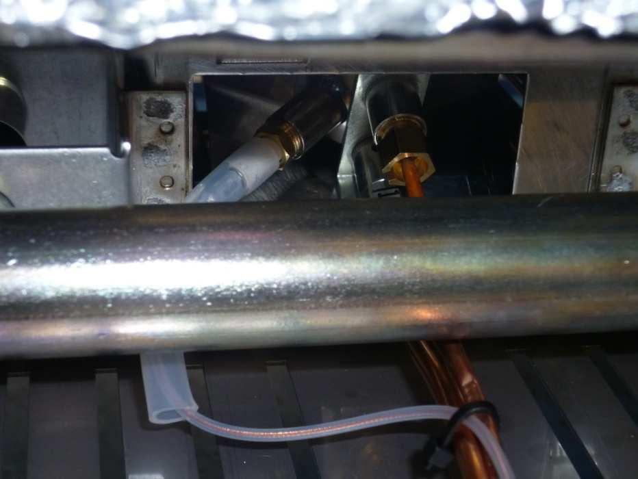 Ignition electrode Open the lower facia panel Undo the electrode connection to the pilot Disconnect the electrode cable Change the electrode It is vital that the silicone sleeve is refitted to avoid
