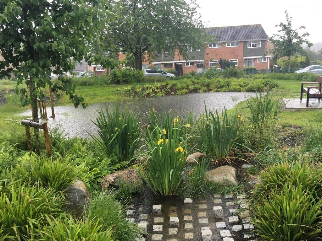 Priors Farm Estate SuDS Retrofitting Project, Cheltenham SuDS used Detention basins Bioretention Planters Rain Gardens Benefits Reduction of surface water flooding 1.