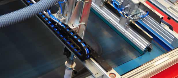 The up and down vertical movements of the Squeegee / Flood bar group are obtained by dedicated cylinder. The Logo Print Station is equipped with its own PLC.
