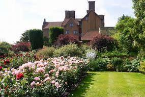Filled with treasures from every aspect of Churchill s life. On arrival first we have a guided tour of the garden.