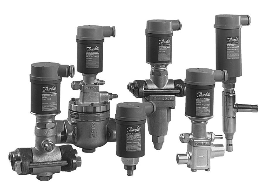 Interface, EKC 366 System The controller must always be used in conjunction with a pilot valve of the types shown here.