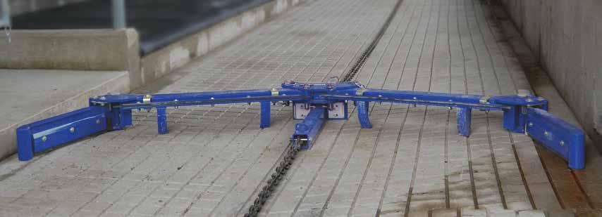 A solution with no weak links DeLaval chain scraper AKD80 - AKD140 A simple, hard-working system that gives you many layout options.