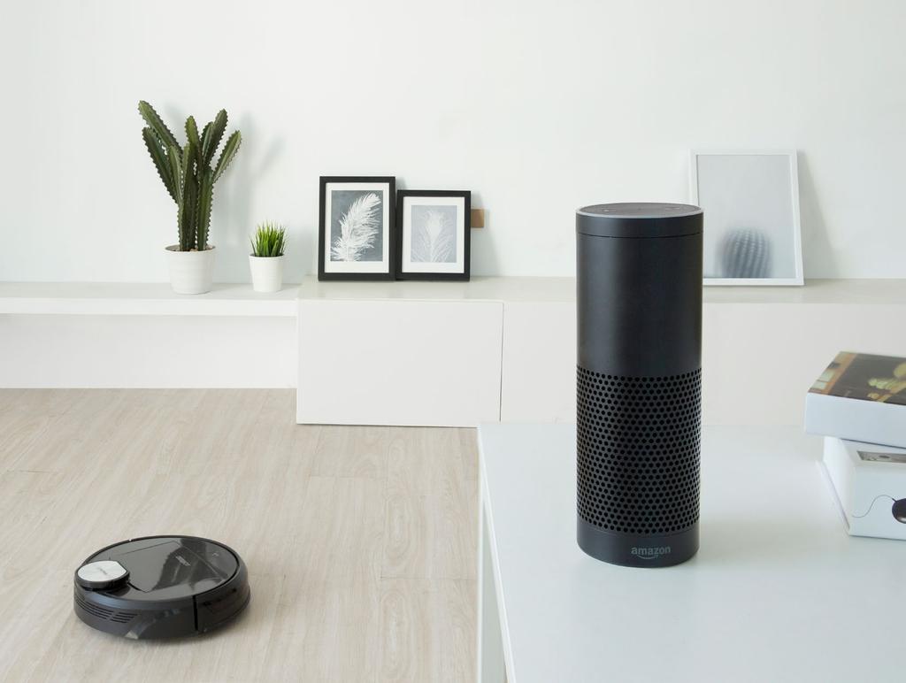»Alexa, ask DEEBOT to start cleaning.