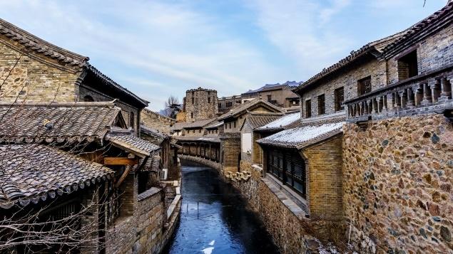 Laojiao wine culture town in Sichuan province are all combined with the best quality cultural resources and modern production and life. Figure 1. The landscape of Gubei Water Town Figure 2.