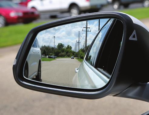 All of or exterior mirrors dim in tandem