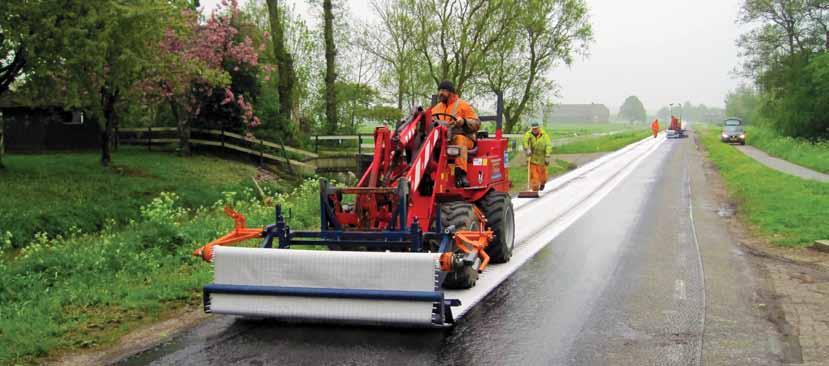 Polyfelt PGM and PGMG Geotextiles Pavement overlays Increased traffic frequency and axle loads combined with changes in pavement temperature exert stresses on asphalt pavements.