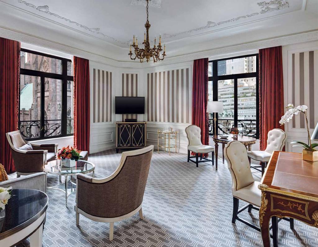 GRAND SUITE WELL-APPOINTED ON THE CORNER FIFTH AVENUE AND 55TH STREET, THIS EXCEPTIONAL SUITE ALLOWS GUESTS TO EXPERIENCE THE GRANDEUR OF NEW YORK CITY Adorned in a blend of neutral tones with