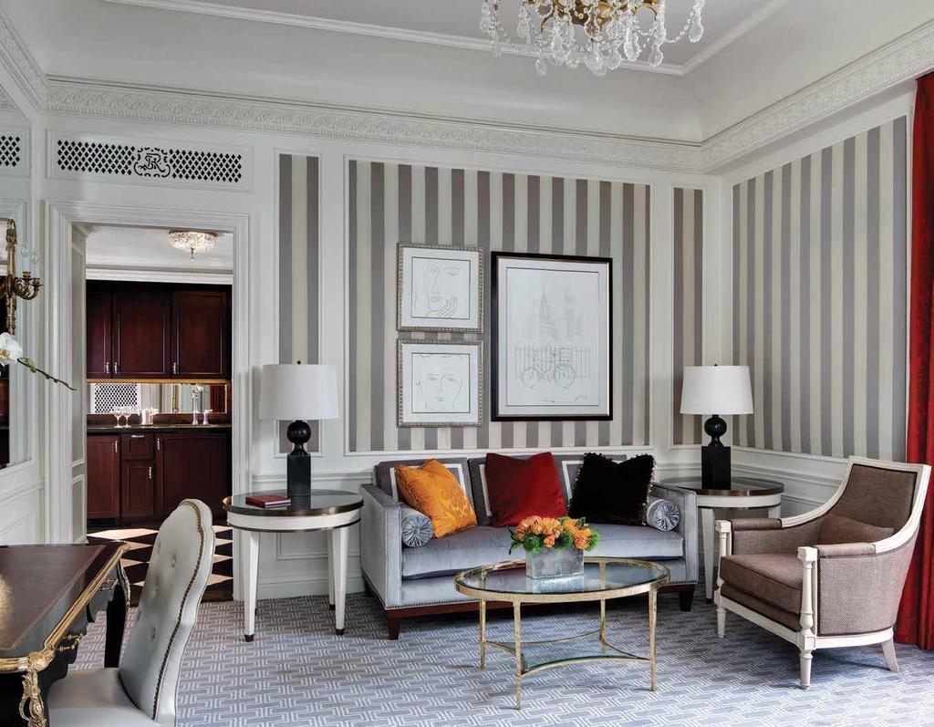 FIFTH AVENUE SUITE EXPERIENCE A SPACIOUS RETREAT FROM NEW YORK CITY, WITH RESIDENTIAL COMFORT AND ELEGANCE The one-bedroom Fifth Avenue Suite, overlooking Fifth Avenue, greets guests with an elegant