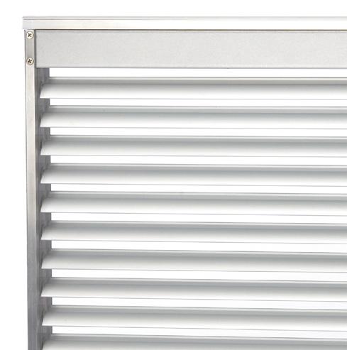 ISOscreen DUO Play skilfully with light and shadow: The lower slats protect your workplace from the blinding sun beams.