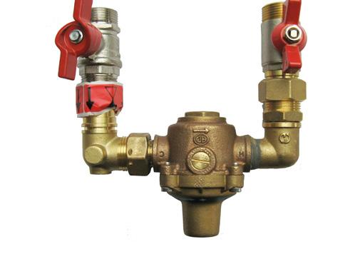 Open the ball valves for the HE supply and return flow and fill the system