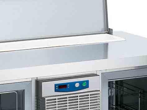 Equipped with reversible self-closing doors with a maximum opening of 100 for easier cleaning. Electronic microprocessor control panel has an external digital temperature display.