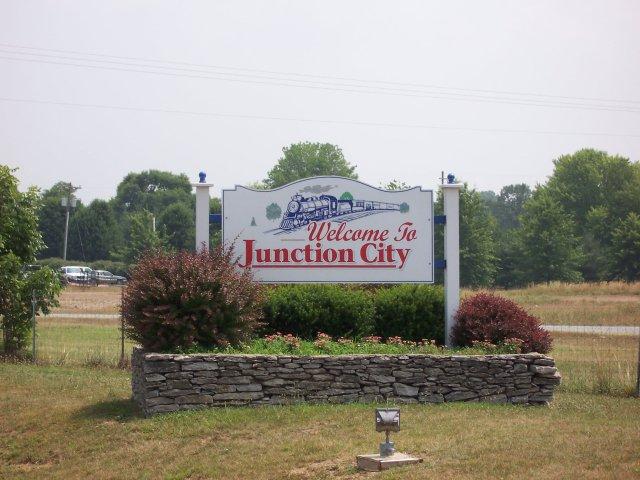 JUNCTION CITY SOLID WASTE AND RECYCLING CITY HALL: P.O. Box 326 Junction City KY 40440 policedepartment@bellsouth.
