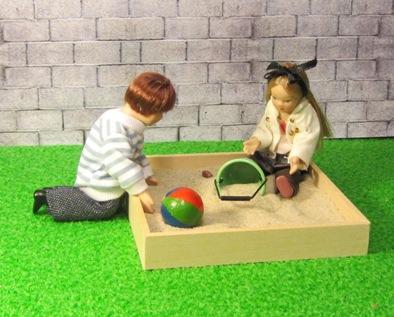 Another customer asked Elizabeth to make some children s play equipment - a swing and a sandpit. The sandpit is available to buy from the website, as a kit in wood ( 6.
