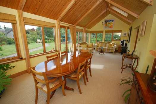 SUNROOM/DINING/FAMILY ROOM 27 ft 2 x 12 ft 2 Spacious, attractively designed multi-functional room.