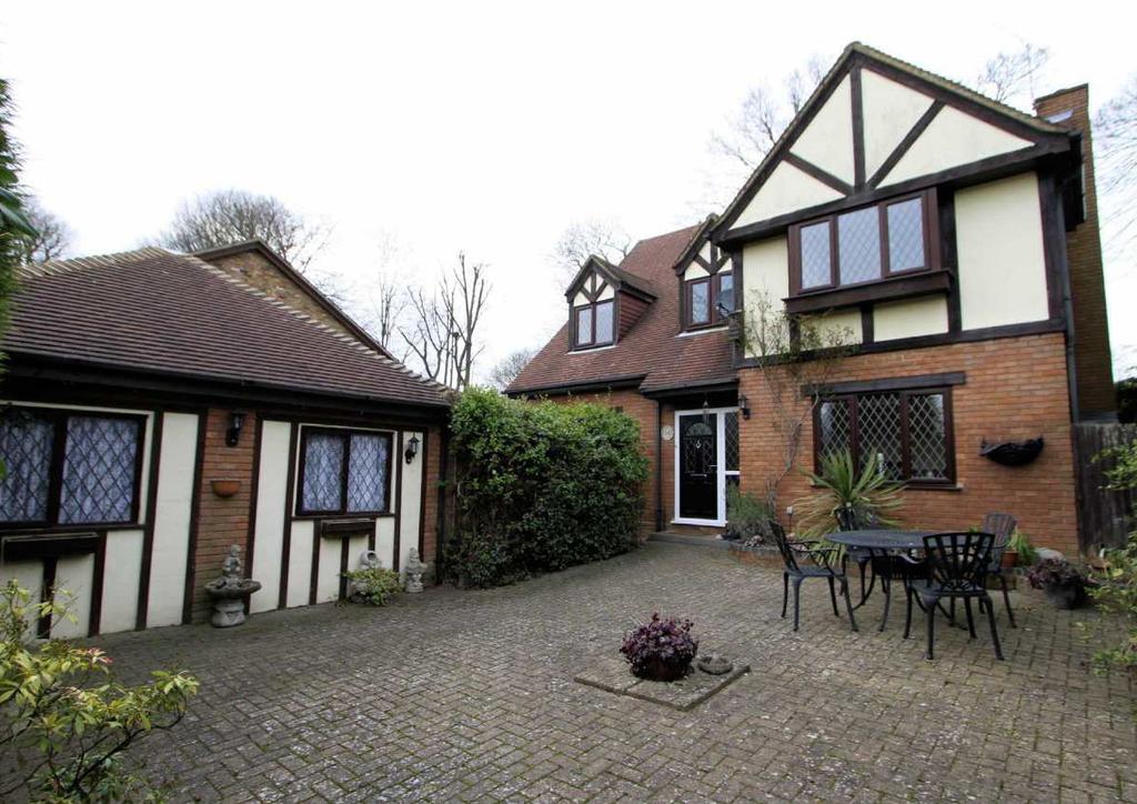 Double fronted detached family house in well