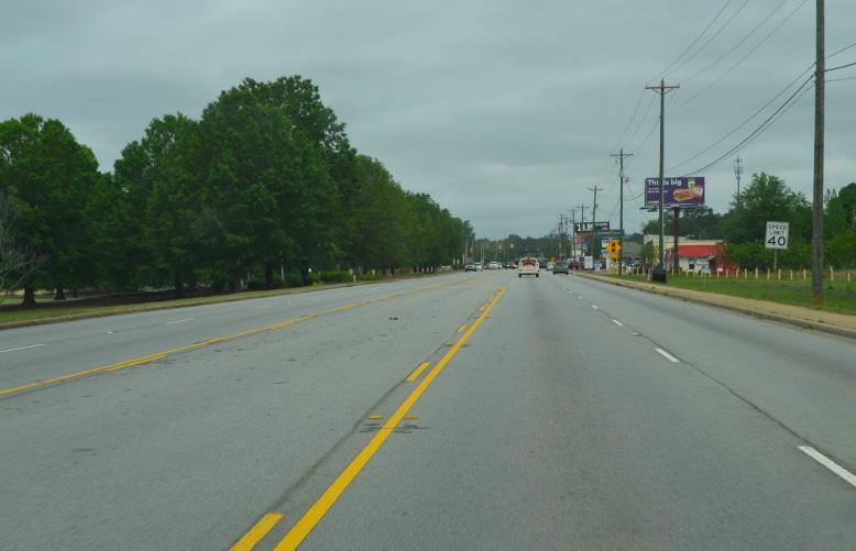 vision ConCepTS M CorrIdor IMproveMenTS M The image below shows the view driving along St. Andrews Road approaching Piney Grove Road.