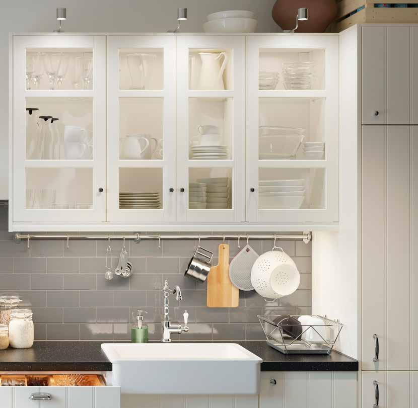 Drawer lighting simplifies finding what you need even during those midnight kitchen raids. Opening and closing the drawer turns the light on and off automatically.