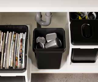 Pull-out recycling tray Make tossing things out and taking the bin to