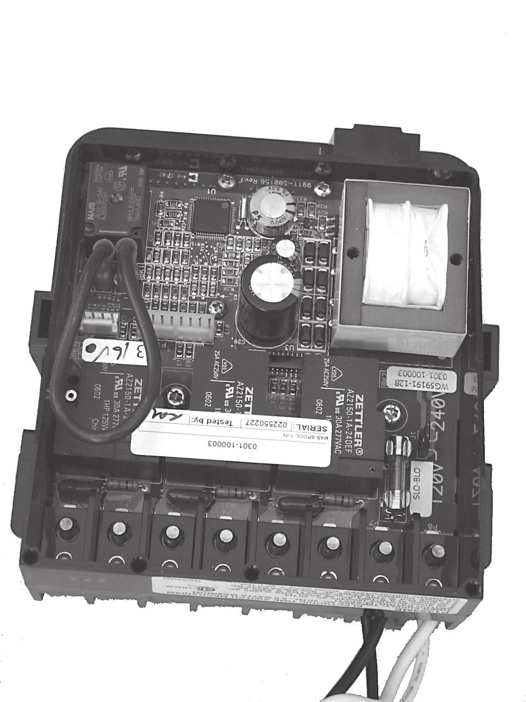 8 I-Wave PE950/PE650 Installation Guide Check Out and Troubleshooting Connecting Wiring Plug the Panel-Mounted Transceiver wires into the mechanism(s) that make up the installation.