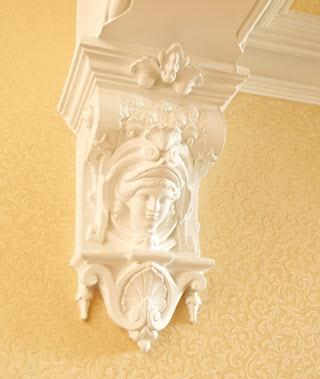 Cornice ceiling, picture rail. Wash hand basin. Built-in robes with overhead storage.