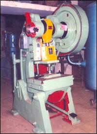 TOP BOTTOM FILLER HOLE & BUNK FIXING: PRESS TOOLS (FILLER HOLES AND BUNKS) These presses are specially designed for filler holes, bunks fixing after formation of top.