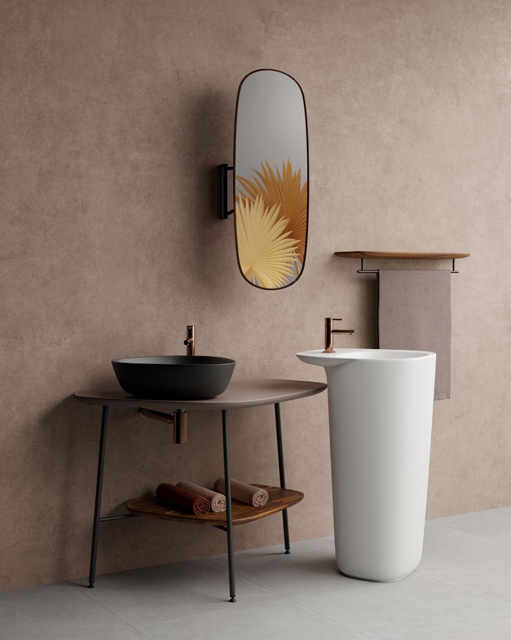 Sharing mirrors s wall-hanging mirror rotates and moves in all