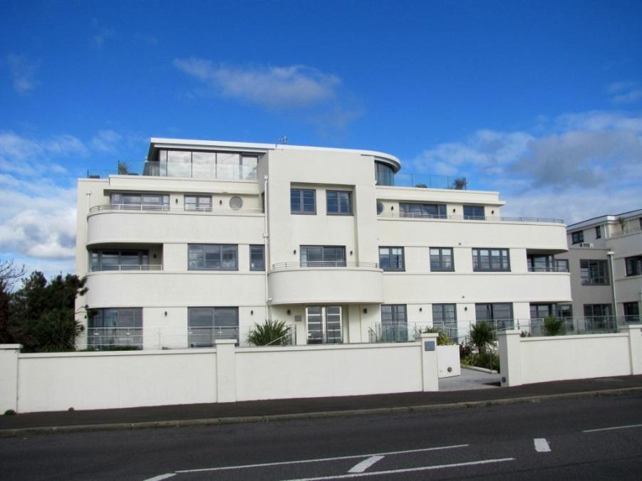 Vista Mare, West Parade This scheme was liked by the Panel who felt that it represented a positive addition to Worthing seafront and continued the strong tradition of Modernist architecture in the