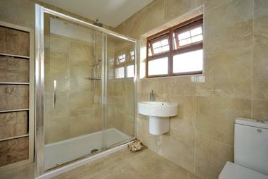 double sized shower unit with thermostatic