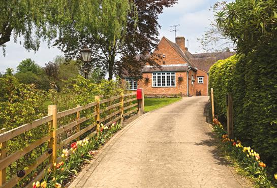 The Malt House BROADWELL NR SOUTHAM WARWICKSHIRE Combining traditional appearance and period features with contemporary, high quality design and fittings, a superb family house in a village setting