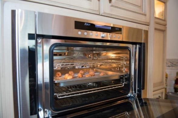 Standard convection ovens circulate heat created by the elements located at the top and bottom of the oven. European convection ovens push hot air directly from the fan.