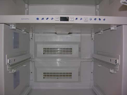 5.2.6 Horizontal separating plate Remove BioFresh drawers and insulation plate