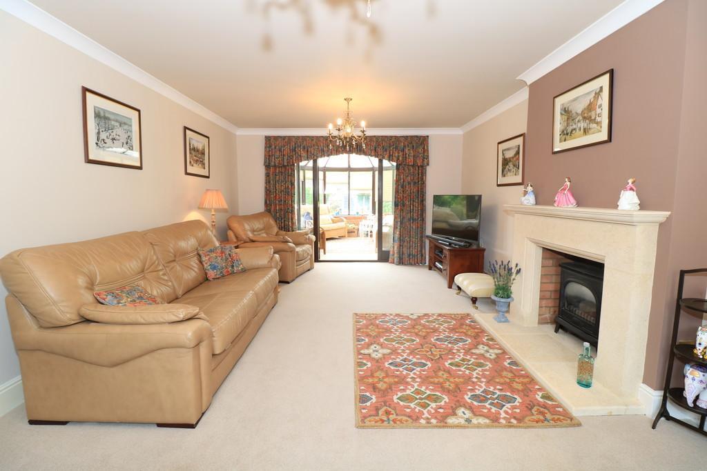 THE PROPERTY The house is a delightful individual detached home situated with a west facing rear garden with a good degree of privacy and seclusion and within the "navy blue" on the Kenilworth
