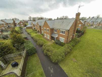 12 Rosemary Drive, Napsbury Park, St Albans, AL2 1UD An impressive five double bedroom detached house forming