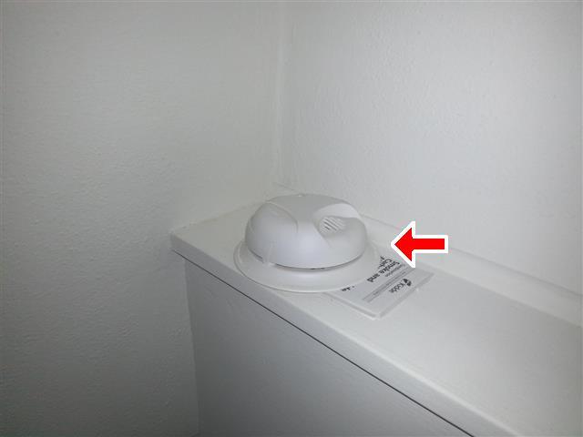 7.7 Recommend installing "photoelectric" smoke detectors on all levels of home and in all bedrooms. 7.7 Item 1(Picture) 7.7 Item 2(Picture) 7.