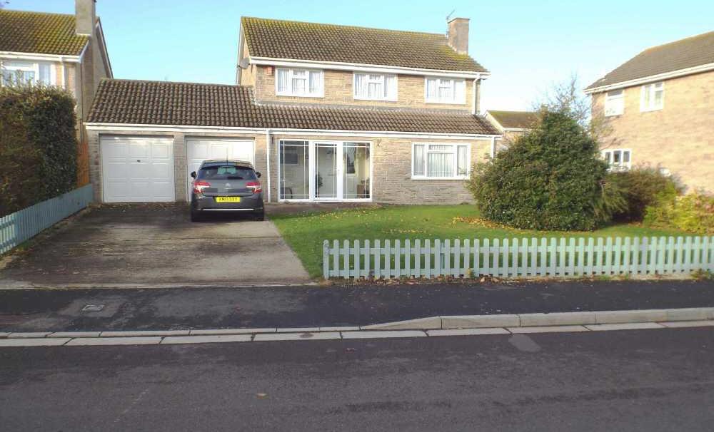 Julians Acres, Berrow 360,000 A SUPERBLY UPGRADED 4 BEDROOM DETACHED HOUSE