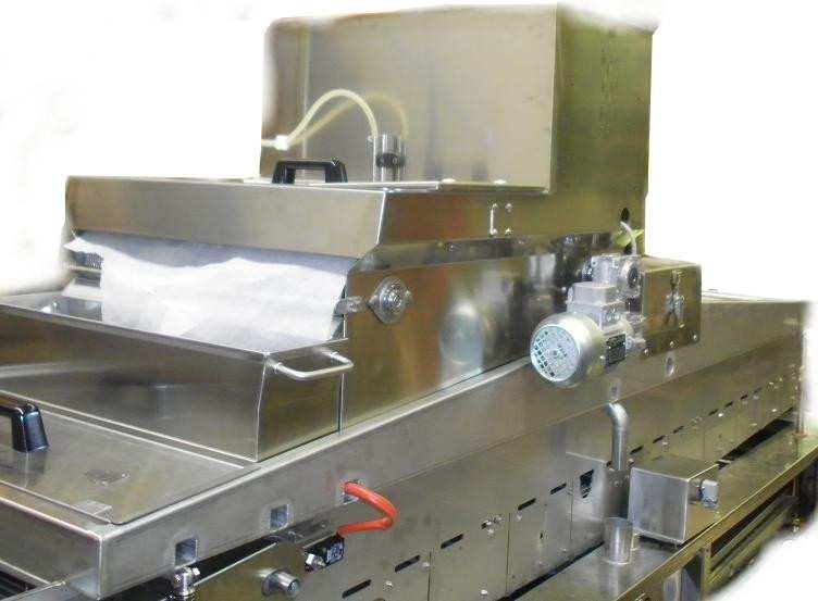 Loading of the oil into the fryer automatically (controlled by MAX and MIN levels) or