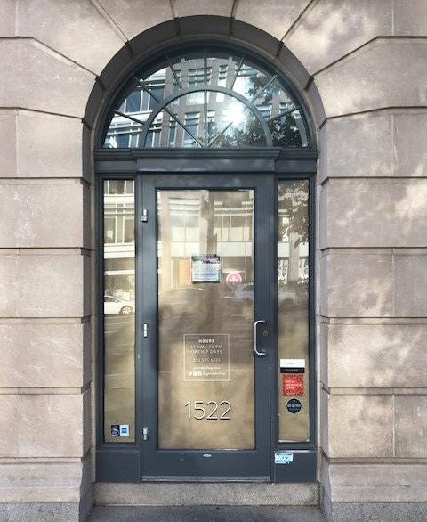Commercial Buildings Doors on historic commercial buildings almost always featured expansive glazing to maximize light and views into the retail space.